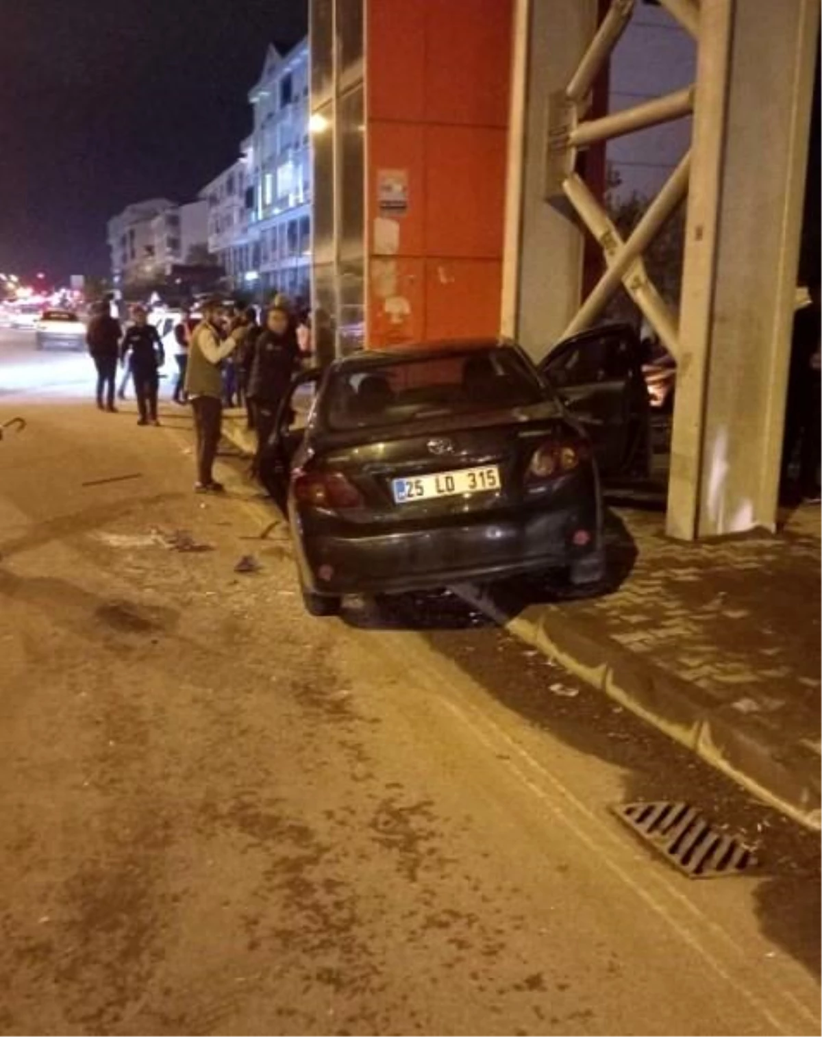 Bingöl\'de Otomobil Kazası: 7 Yaralı