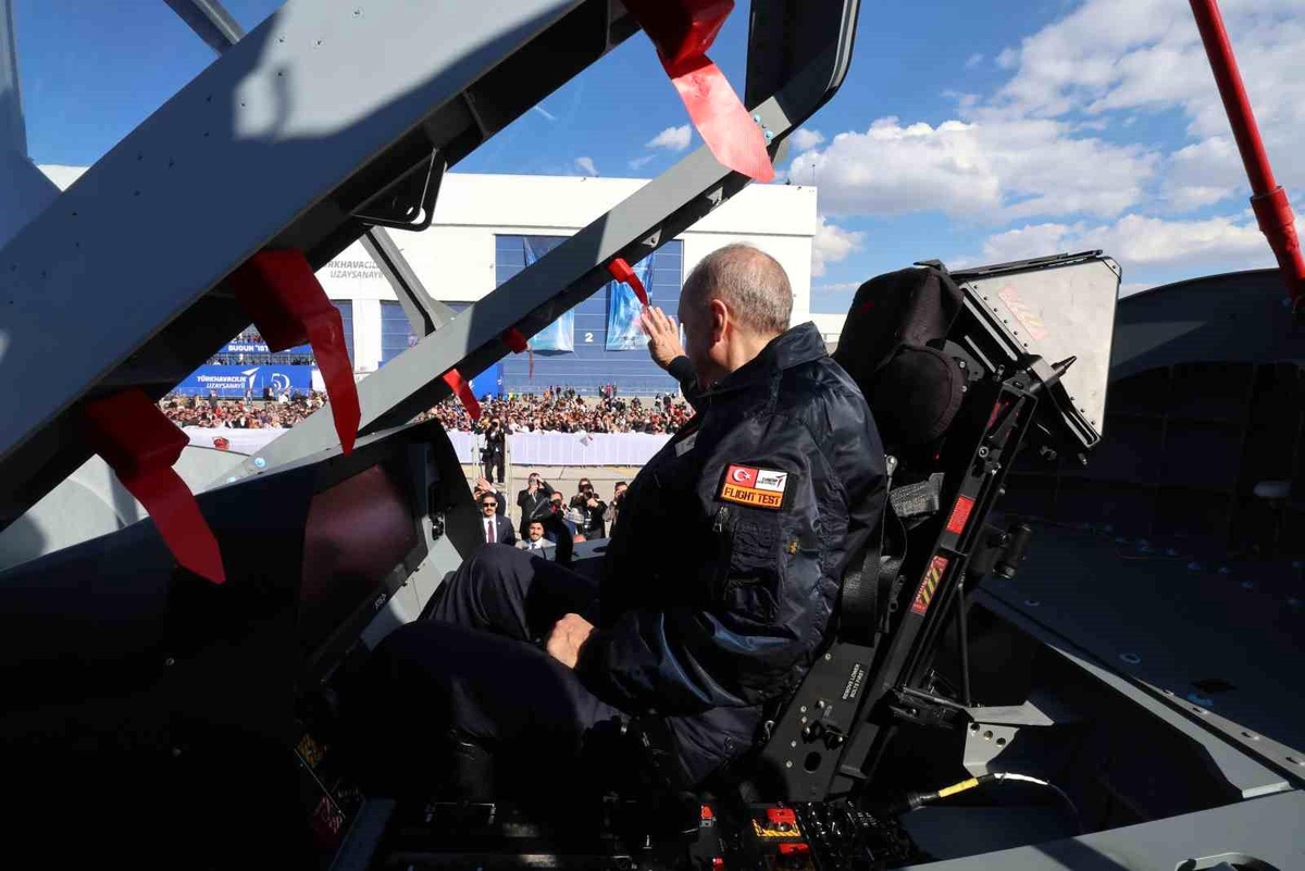 Cumhurbaşkanı Erdoğan: "Artık karada, denizde ve denizaltında, havada, uzayda her alanda varız"