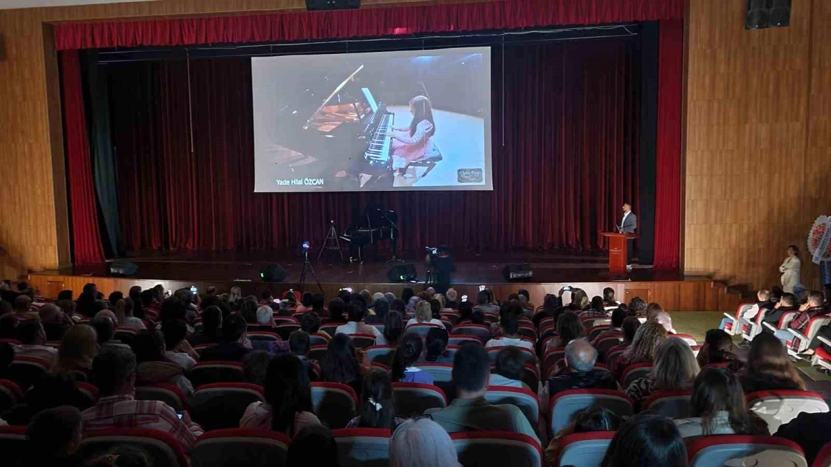 Depremde hayatını kaybeden öğrenci Yade Hilal Özcan konserle anıldı