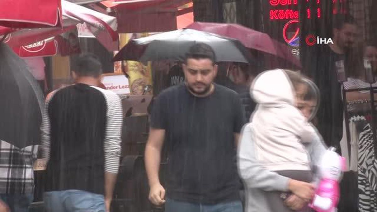 Edirne\'de Aniden Bastıran Sağanak Yağış