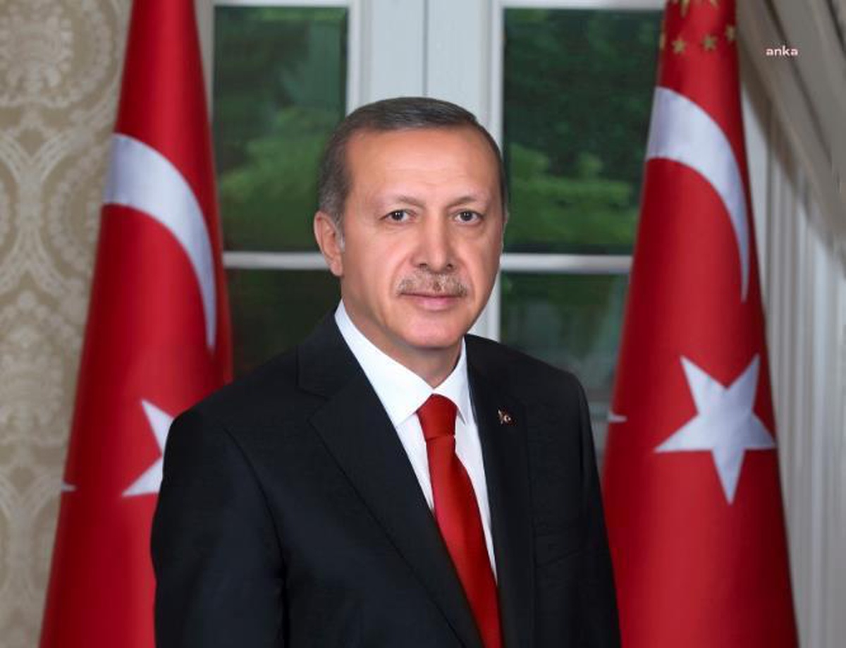 Cumhurbaşkanı Erdoğan\'dan 1 Mayıs mesajı: \'Yıllarca istismar malzemesi yapılan 1 Mayıs\'ı sizler için tatil ilan ettik\'