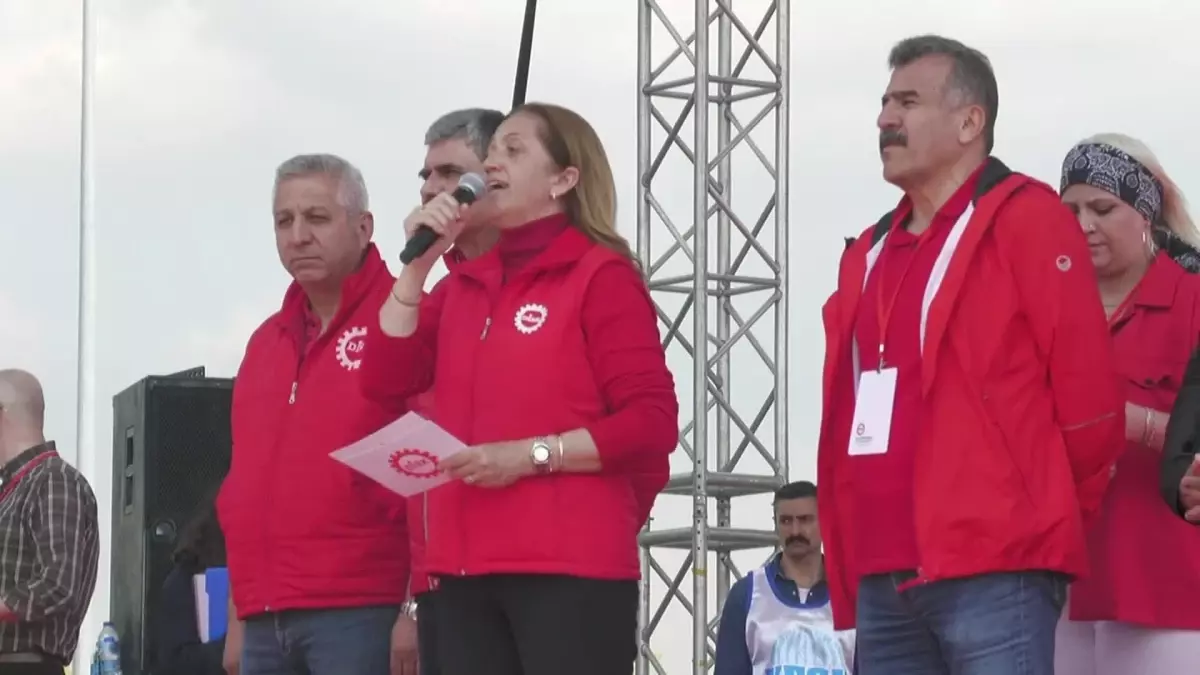 İstanbul\'da 1 Mayıs, Maltepe\'de Coşkuyla Kutlandı… Arzu Çerkezoğlu: "14 Mayıs\'ta Bu Kötülük Düzeninden Hep Birlikte Kurtulacağız"