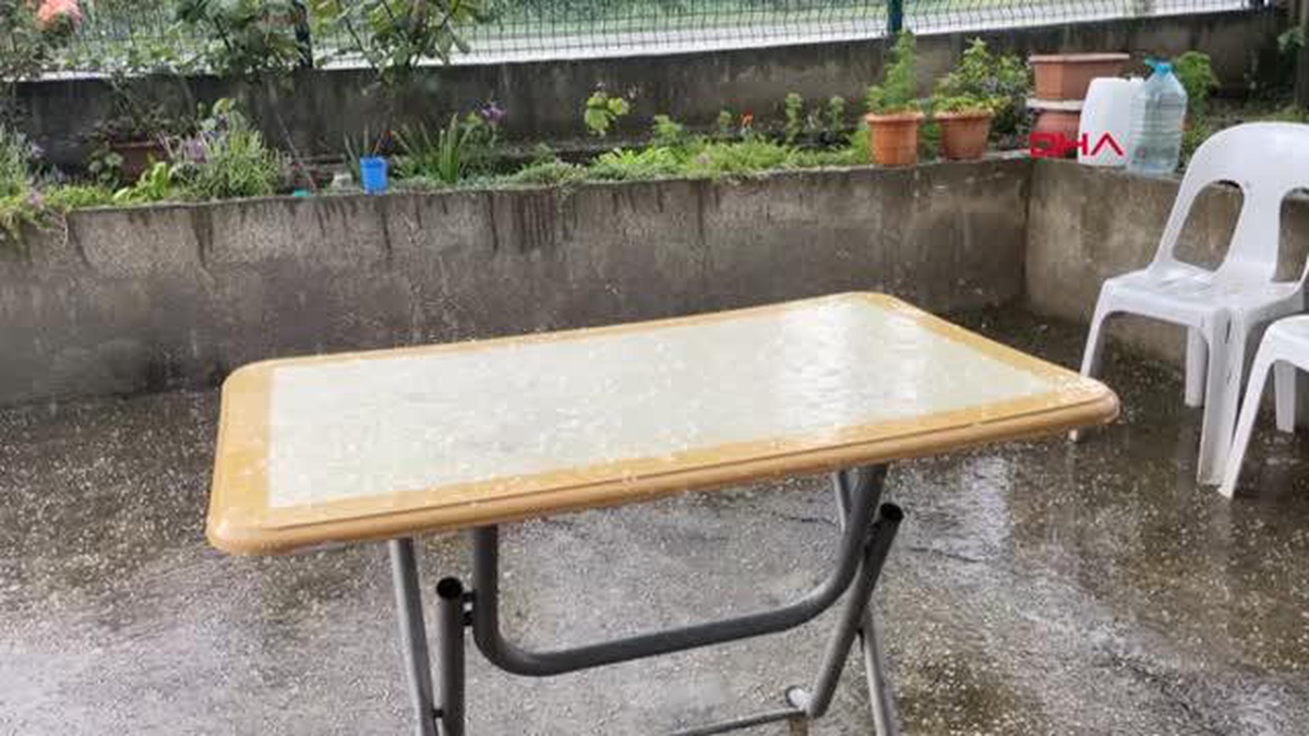 Keşan\'da Sağanak ve Dolu Yağışı Hayatı Olumsuz Etkiledi
