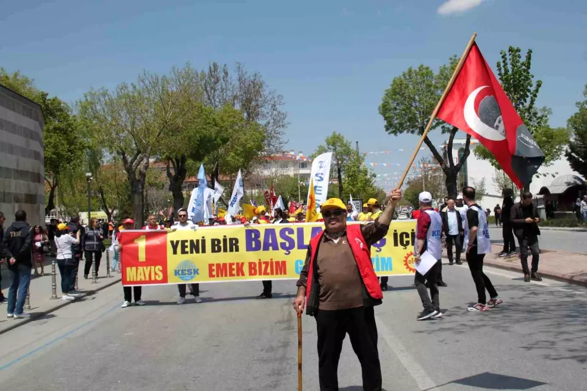 Konya\'da 1 Mayıs İşçi ve Emekçiler Bayramı Yürüyüşü Gerçekleştirildi