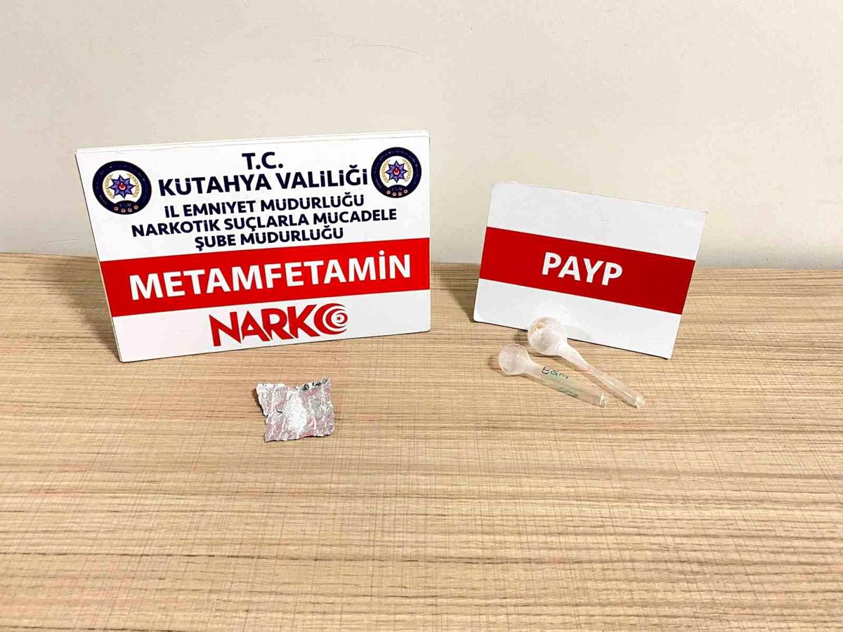 Kütahya\'da Narkotik Operasyonu: 2 Şahıstan Metamfetamin Ele Geçirildi
