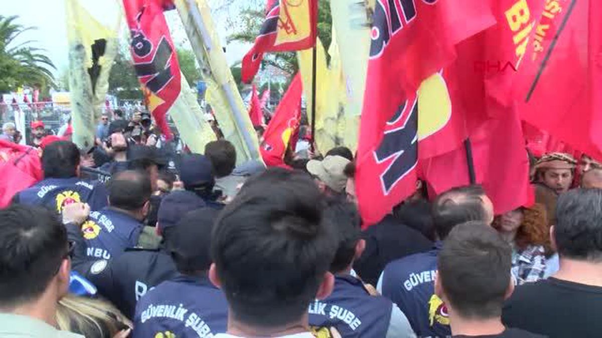 Maltepe\'de 1 Mayıs kutlamaları öncesi polis-grup arasında arbede yaşandı