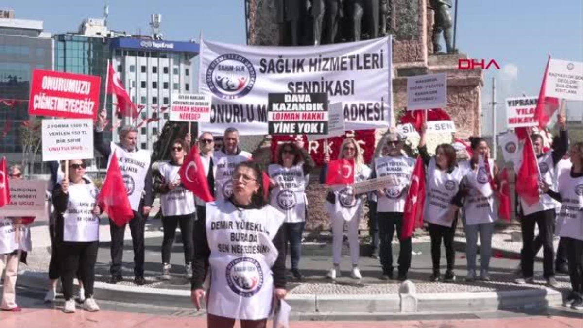 Sendika Üyeleri 1 Mayıs İçin Taksim Meydanında Toplandı