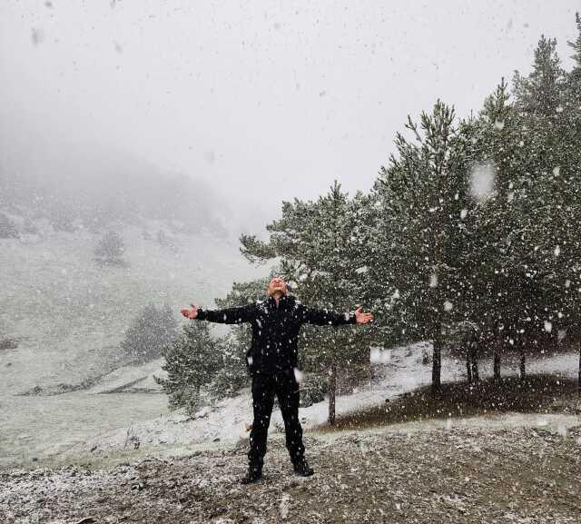 Sivas ve Ardahan'da mayıs ayının ilk gününde kar yağdı