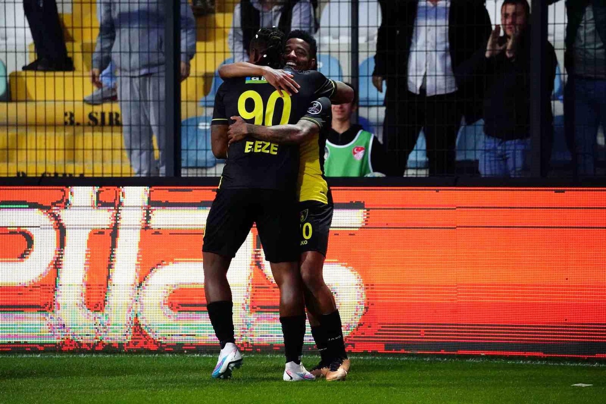 İstanbulspor-Giresunspor maçında ev sahibi önde