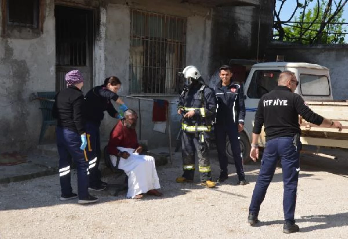 Antalya\'da yangın: Mahsur kalan engelli vatandaş komşuları tarafından kurtarıldı