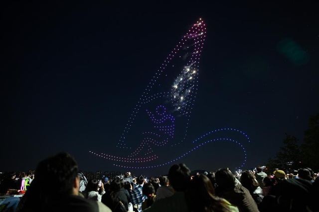 2023 Seul Festivali'ndeki Drone'lu Işık Gösterisi İzleyenleri Büyüledi 2023 Seul Festivali'ndeki Drone'lu Işık Gösterisi İzleyenleri Büyüledi