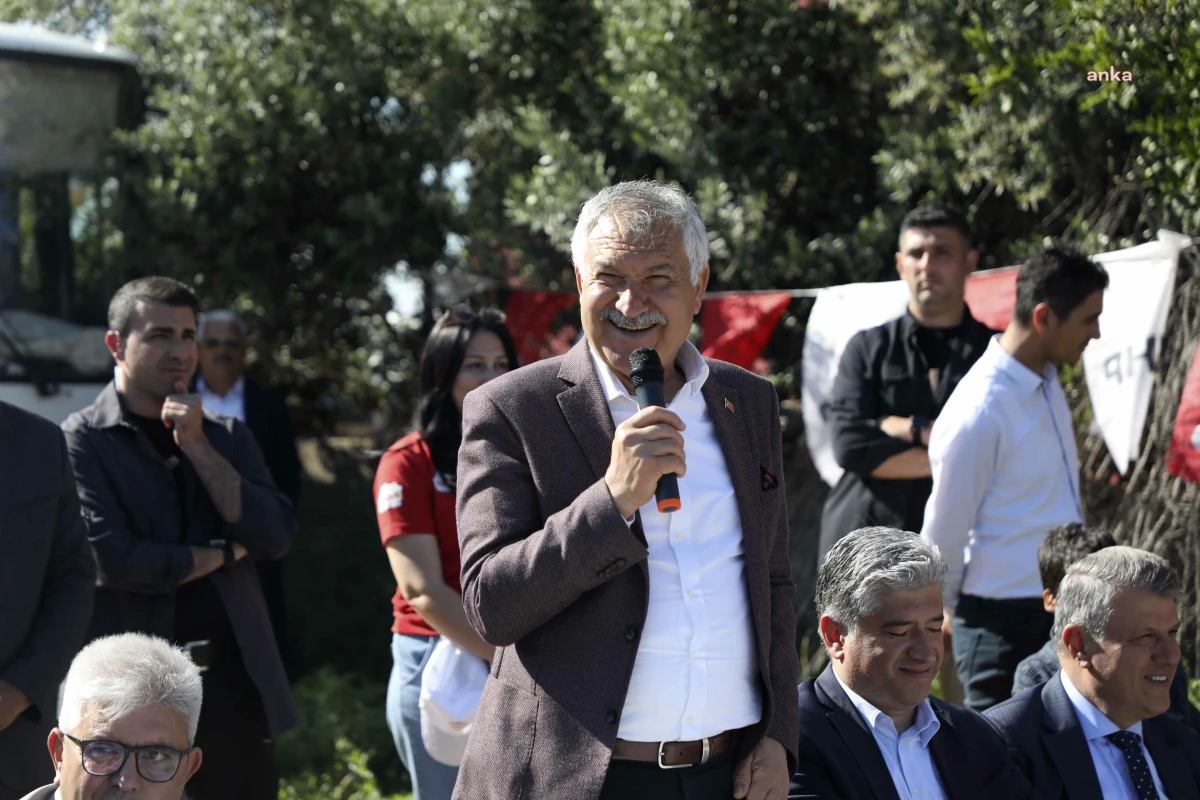 Adana Büyükşehir Belediye Başkanı Zeydan Karalar, Karataş\'taki köyleri ziyaret etti