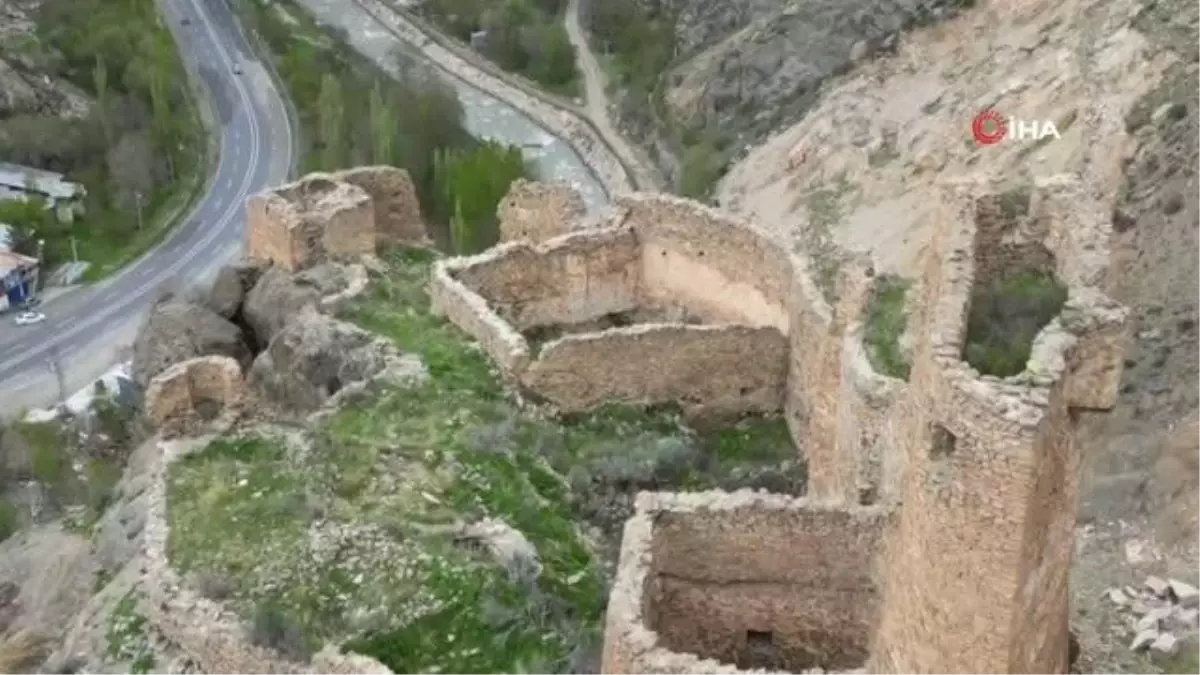 Bin yıllık kale zamana meydan okuyor