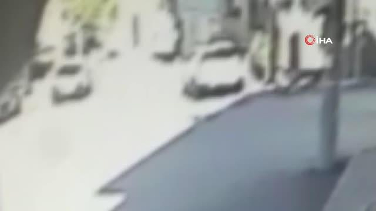 Bursa\'da Otomobilin Çarptığı Motosikletli Metrelerce Savruldu