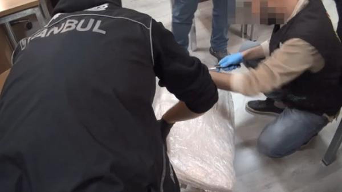 İstanbul\'da Uyuşturucu Operasyonu: 75 Kişi Tutuklandı