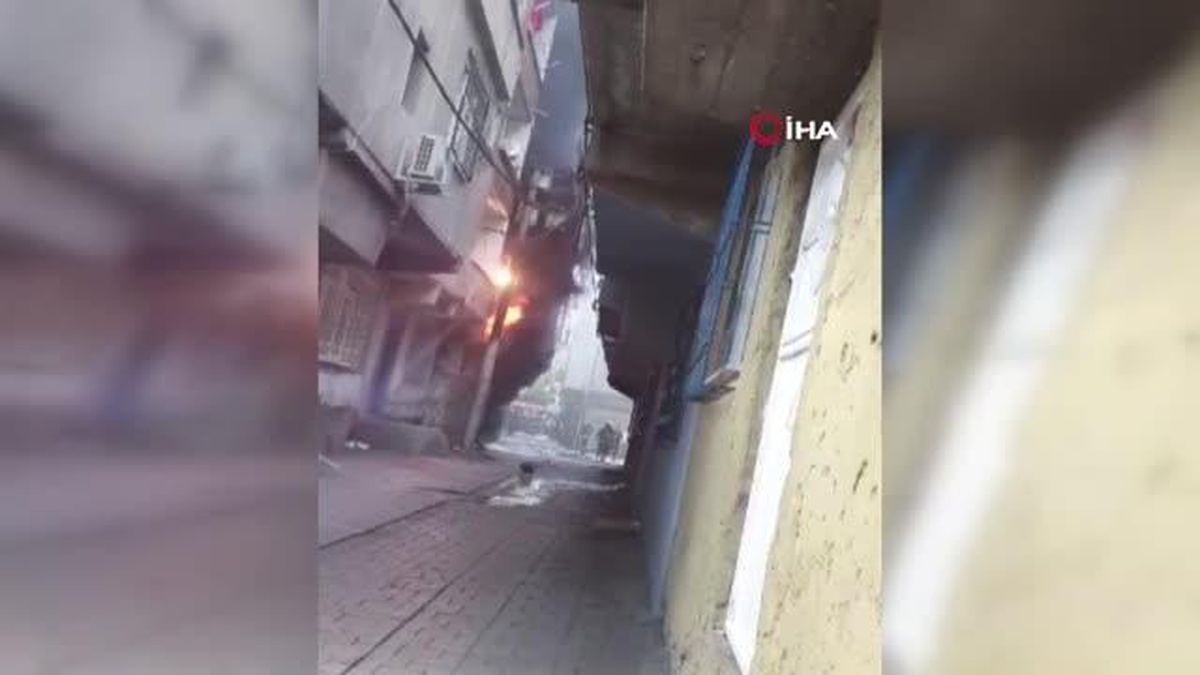 Depoda çıkan yangın saniye saniye telefon kamerasına yansıdı