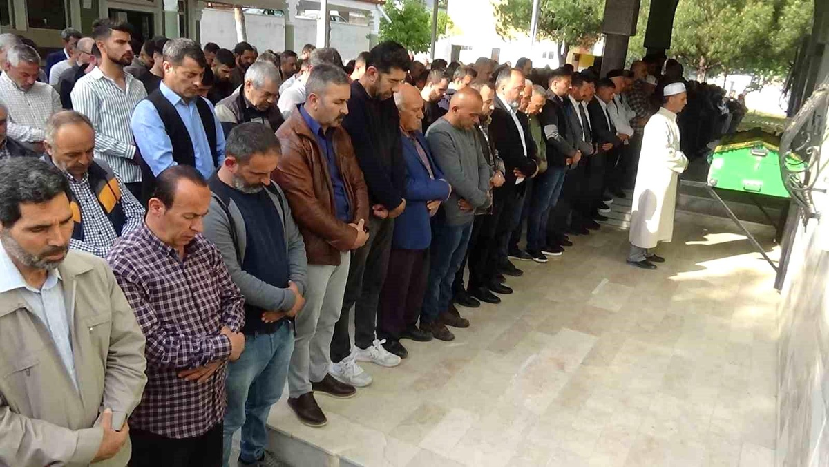 AK Parti Edremit İlçe Teşkilatı Üyesi Trafik Kazasında Hayatını Kaybetti