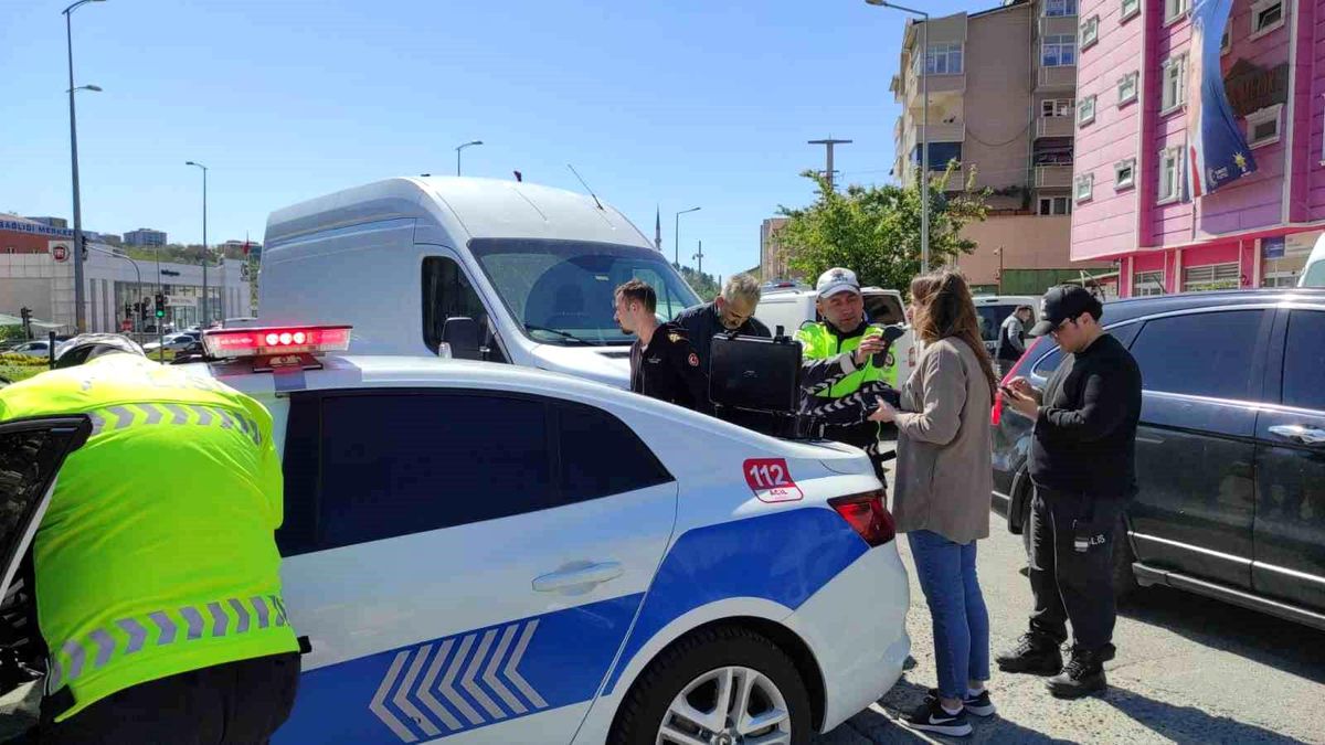 Zonguldak\'ta trafik kazası: 2 kişi yaralandı