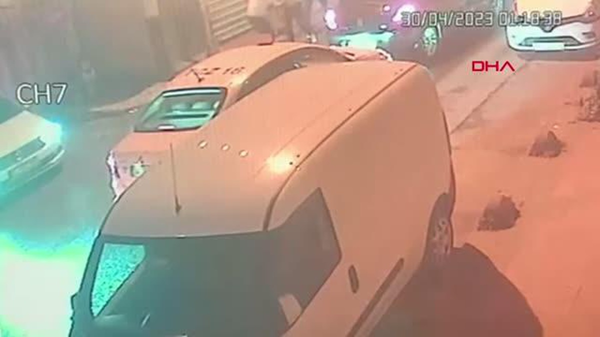 FATİH\'te Kavga Sırasında Polislerin Açtığı Ateş Sonucu Yaralanan Kişinin Durumu Ciddi