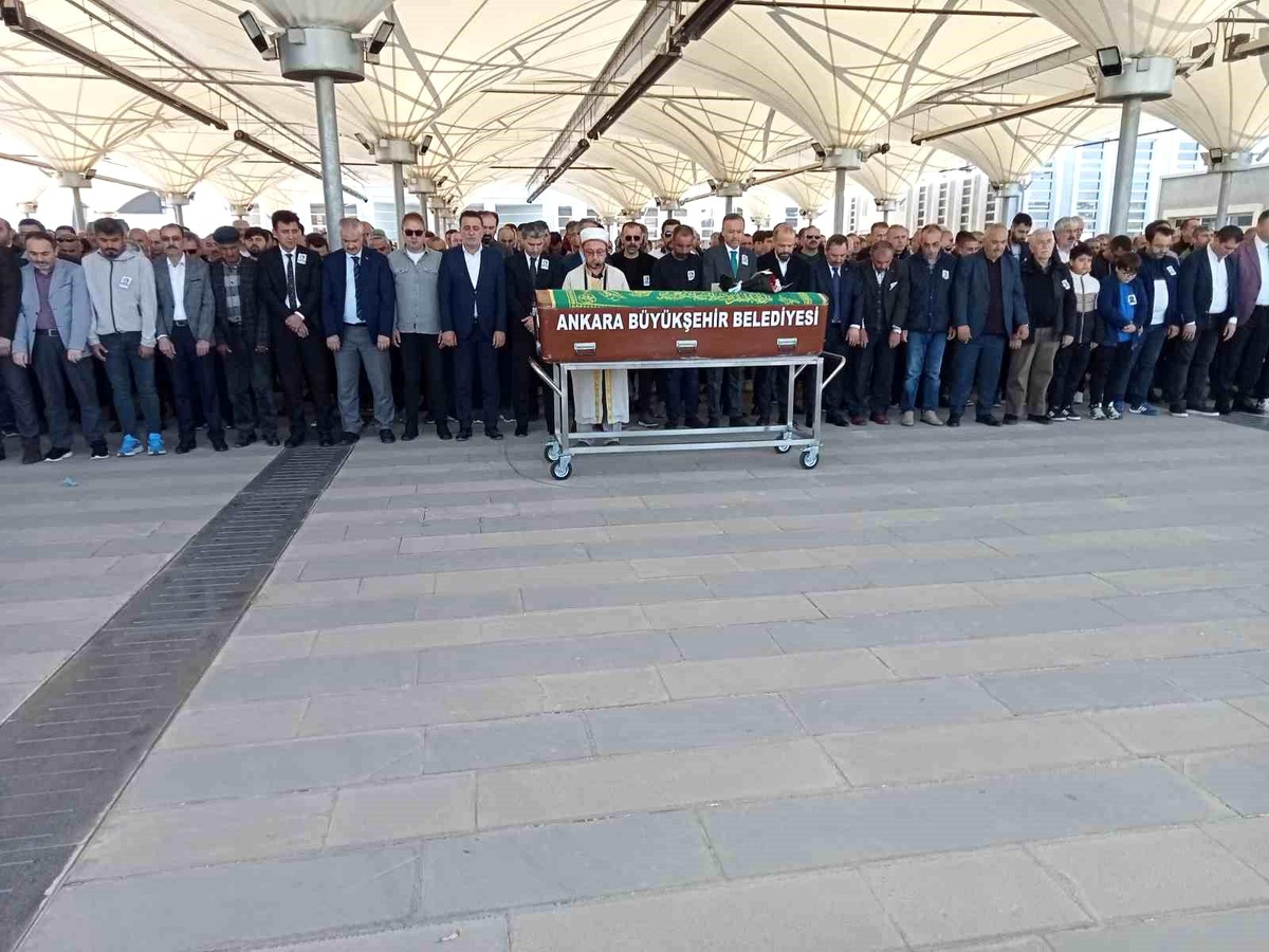 Gezi kazasında hayatını kaybeden ortaokul öğrencisi Çağan Özgen Çelik toprağa verildi