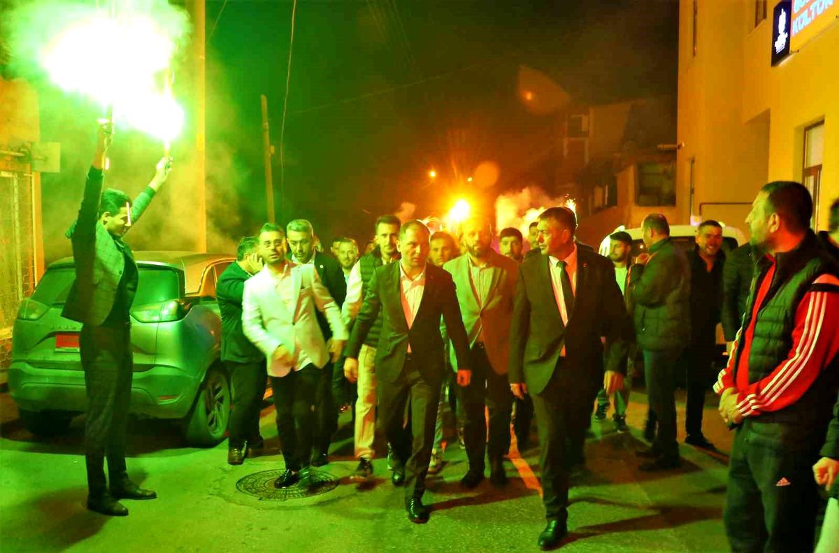 "Haç ile hilalin kavgasına millet olarak şahitlik ediyoruz"