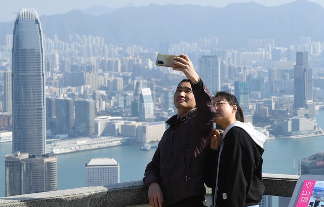 Hong Kong Ekonomisi İlk Çeyrekte Yüzde 2,7'lik Büyüme Kaydetti Hong Kong Ekonomisi İlk Çeyrekte Yüzde 2,7'lik Büyüme Kaydetti