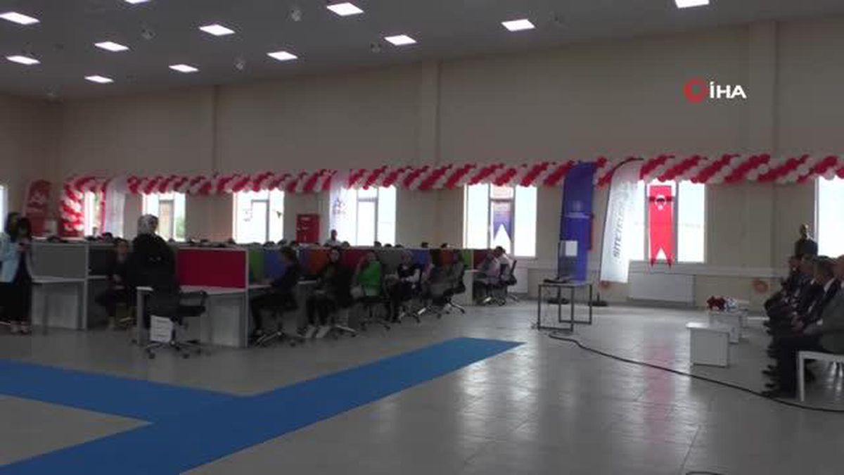 Iğdırda çağrı merkezinin açılışı bakanların canlı bağlantısı ile yapıldı