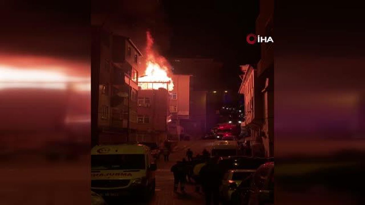 Kağıthanede 3 Katlı Binada Yangın