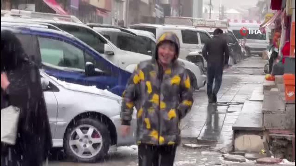 Karsta Mayıs ayında kar yağışı etkili oldu