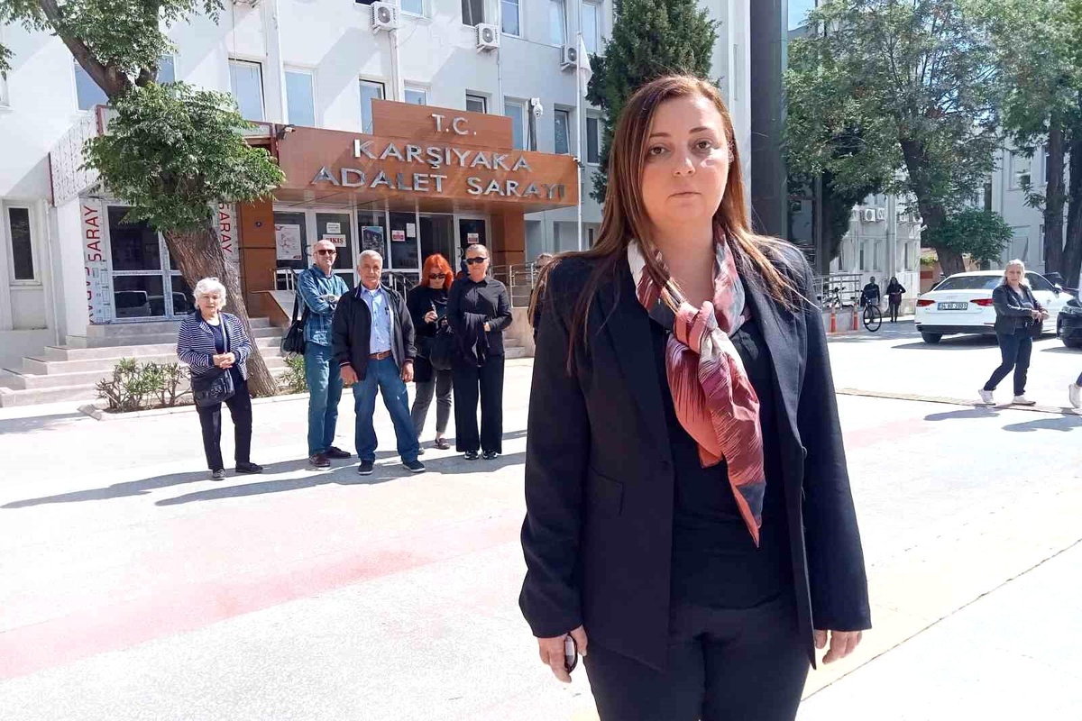 Kazada annesini kaybeden AK Partili milletvekili adayından İzmir Büyükşehire üst geçit tepkisi
