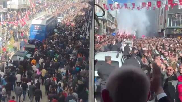 Kılıçdaroğlu'na miting için gittiği Van'da yoğun ilgi! Seçim otobüsü ilerlemekte zorlandı Kılıçdaroğlu'na miting için gittiği Van'da yoğun ilgi! Seçim otobüsü ilerlemekte zorlandı
