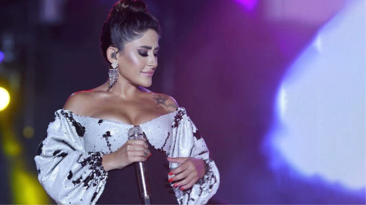Şarkıcı Melek Mosso: Hiç çocuk olmadım, 10 yaşında anne oldum