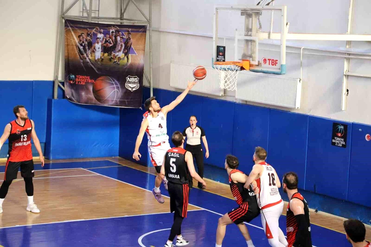 Nazilli Belediyespor Basketbol Takımı Play-Off\'ta elendi