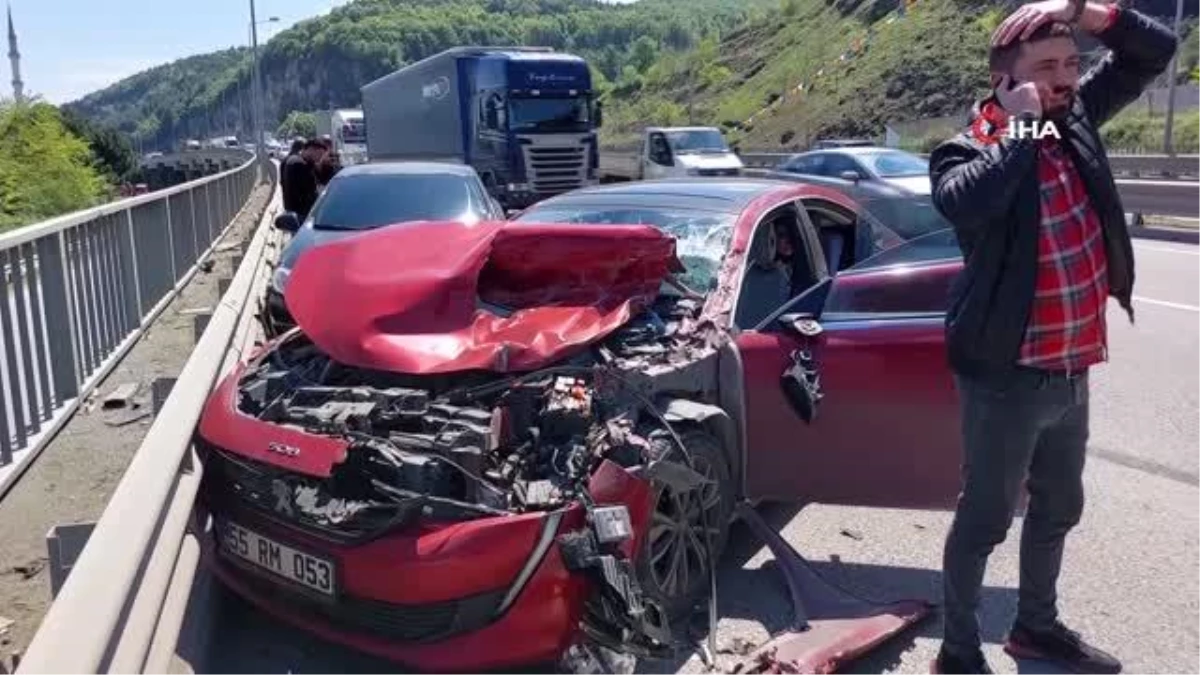 Samsunda 4 aracın karıştığı zincirleme kazada 3 kişi yaralandı