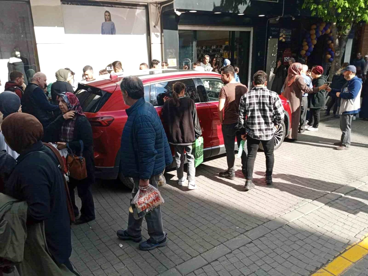 TOGG\'s domestic electric car attracts attention in Eskişehir
