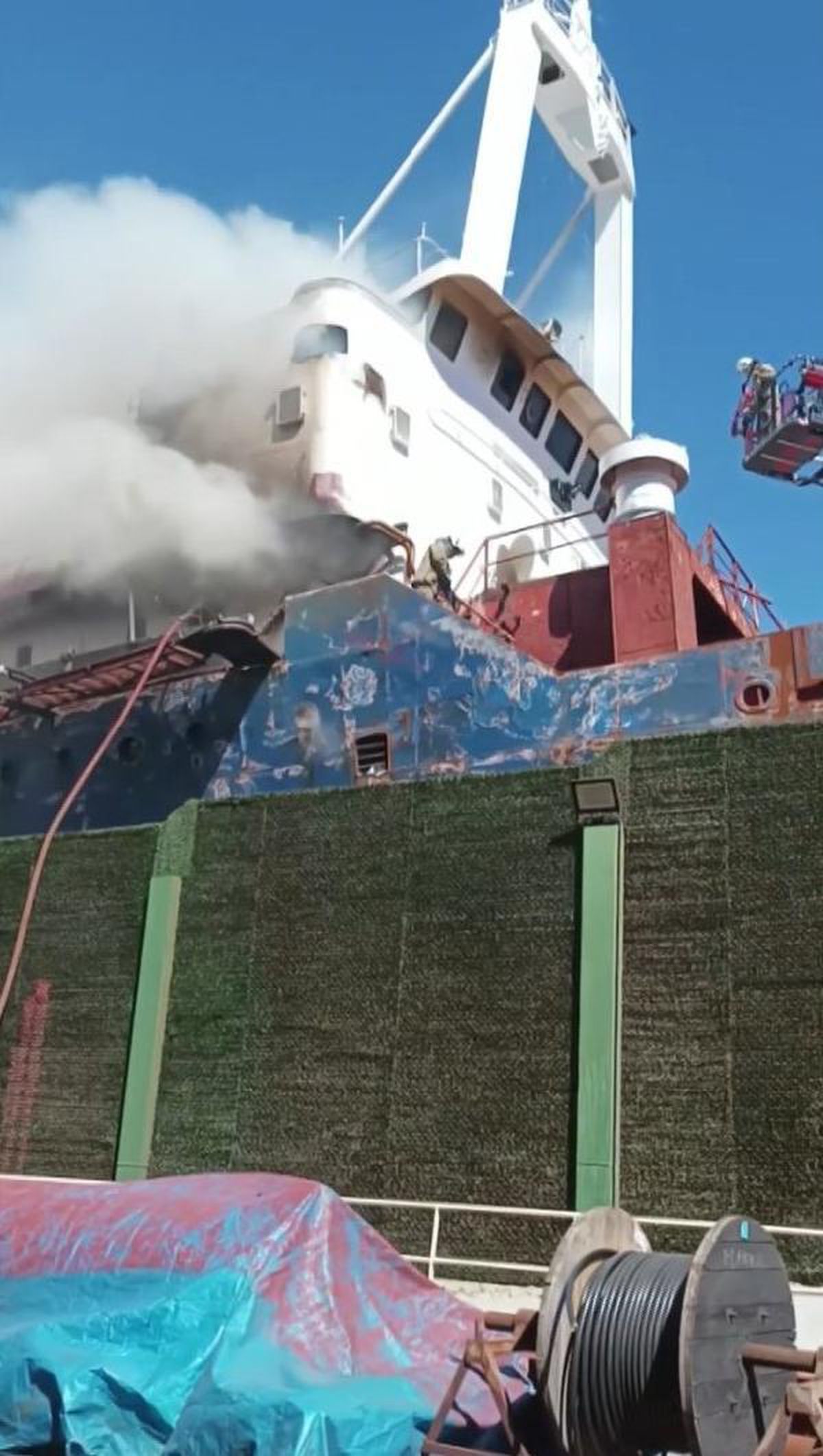 Tuzla\'da kuru yük gemisinde yangın çıktı