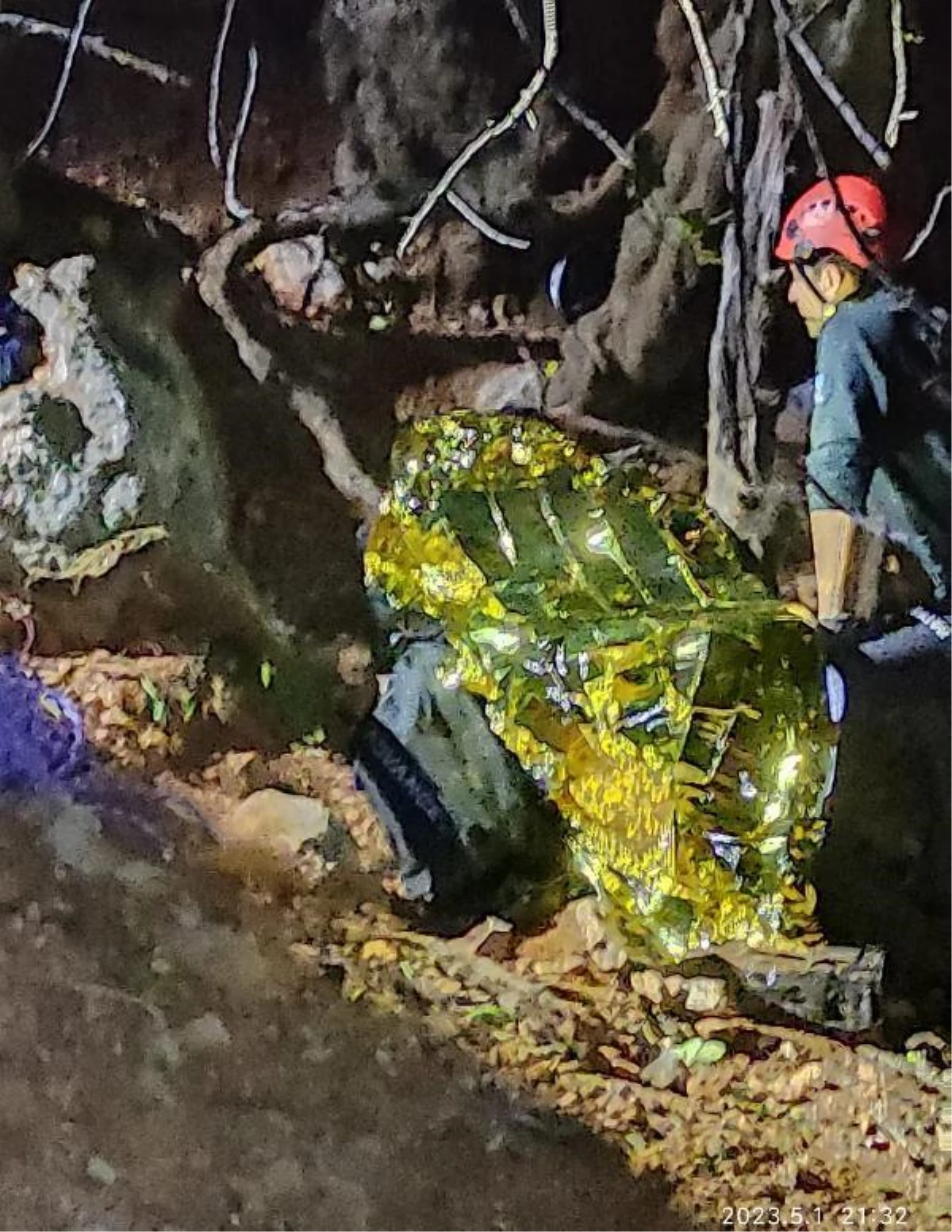 Alanya\'da yamaç paraşütü kazası: Rus turist kayalık alana çakıldı