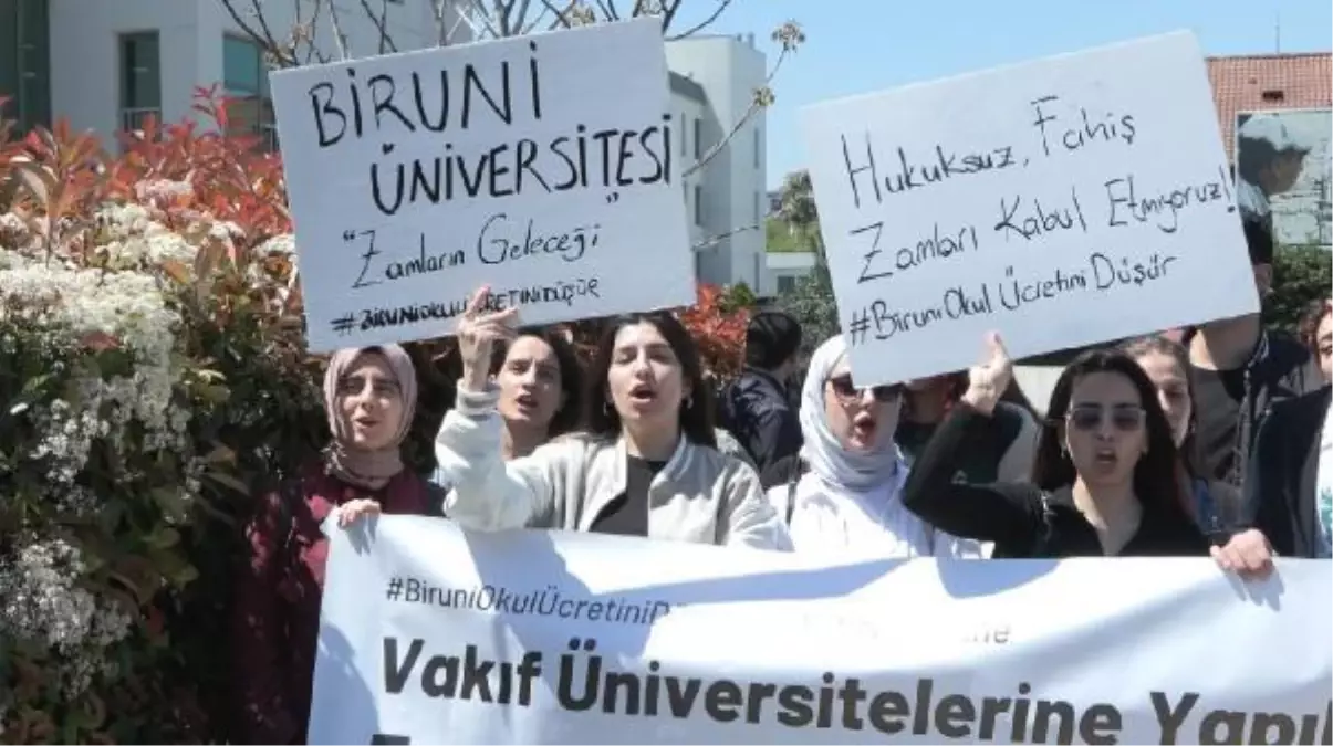 Vakıf Üniversitesi öğrencileri zam protestosu yaptı