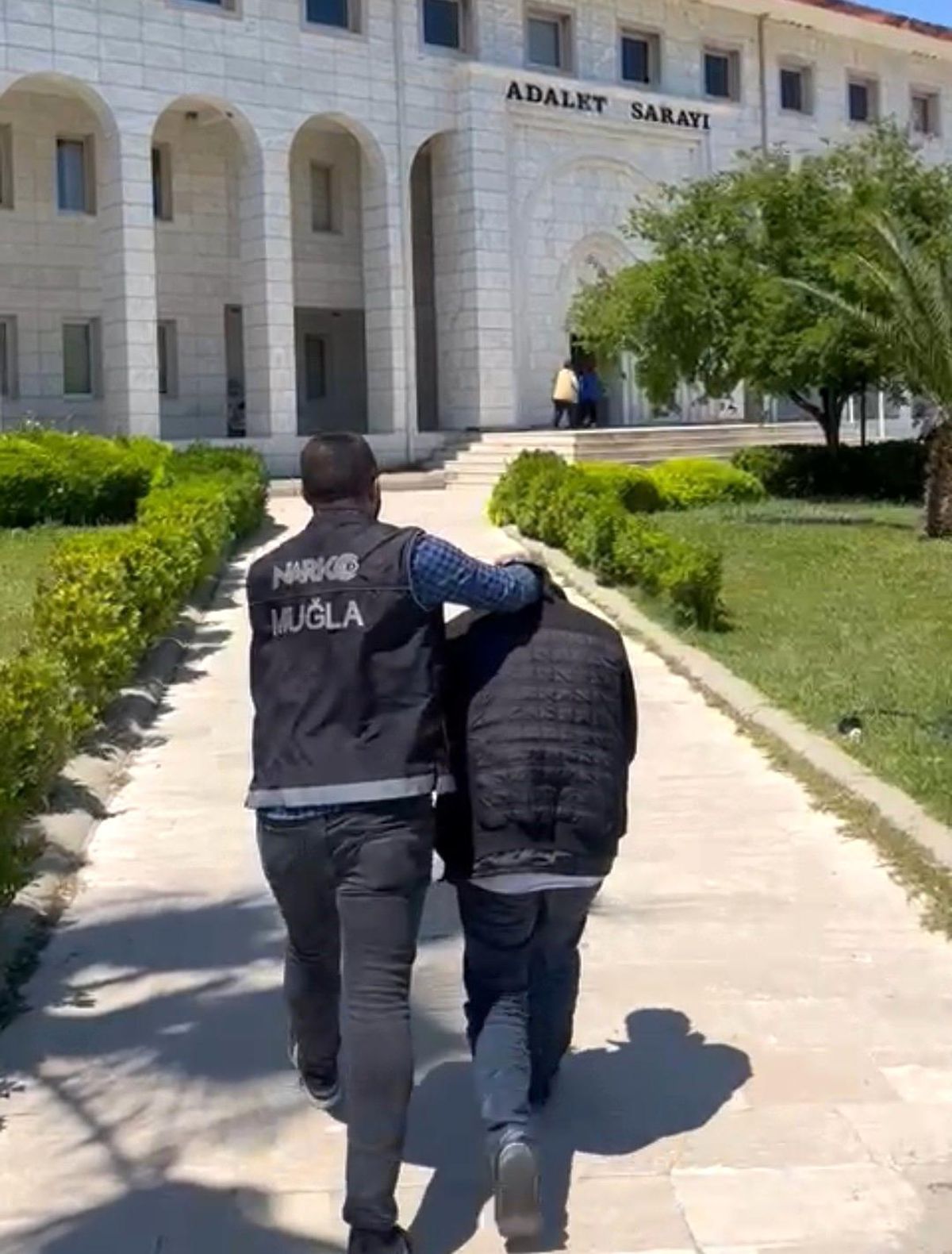 Muğla\'da Uyuşturucu Operasyonu: 1 Kilogram Metamfetamin Ele Geçirildi