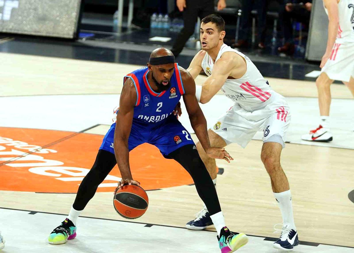 Efes Basketbolu Chris Singletonın Sağlık Durumu
