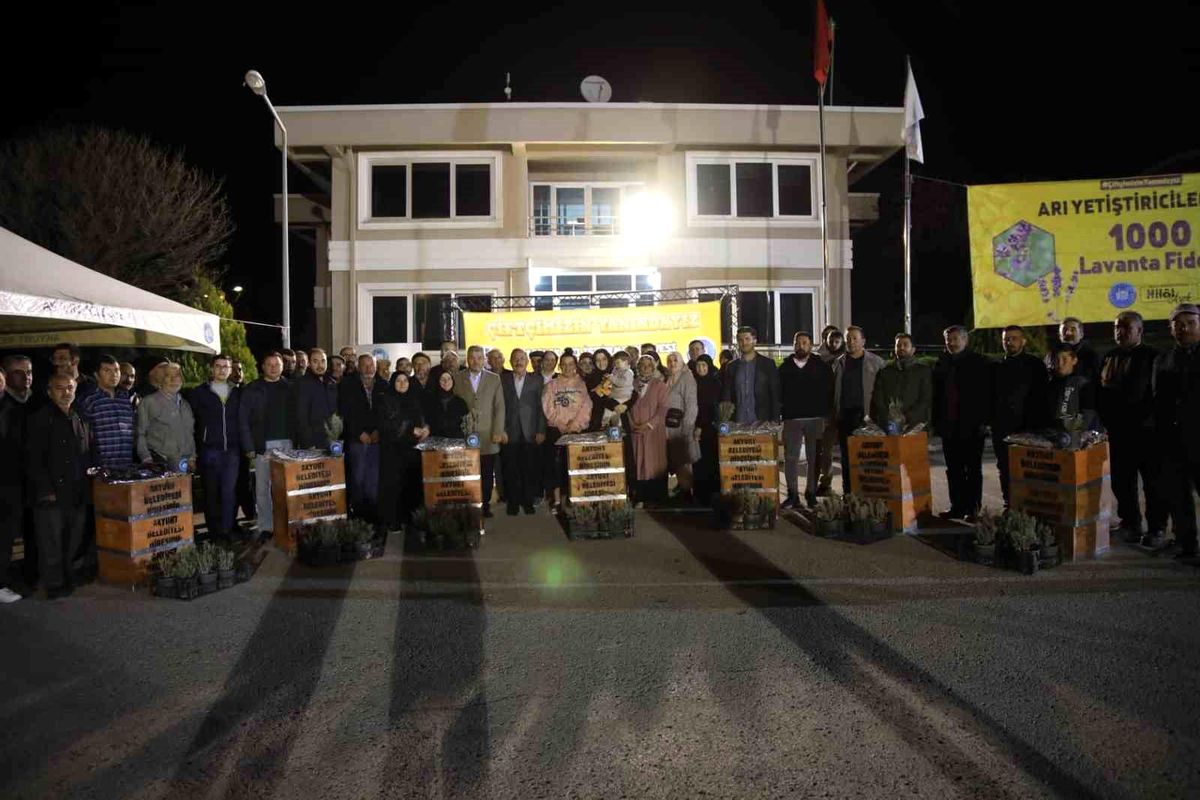 Akyurt Belediyesi Çiftçilere Arılı Kovan Desteği Sağladı