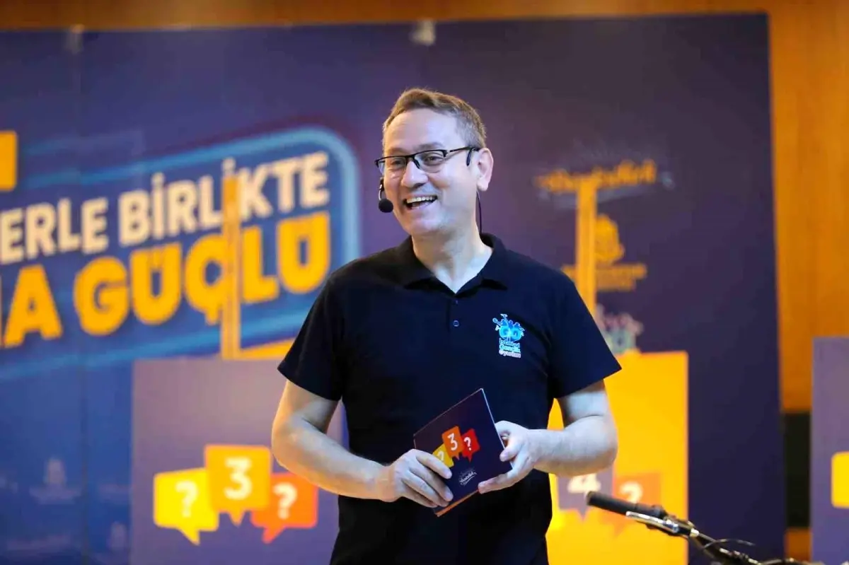 Başakşehir Belediye Başkanı Yasin Kartoğlu Bisikletle Okula Gitti