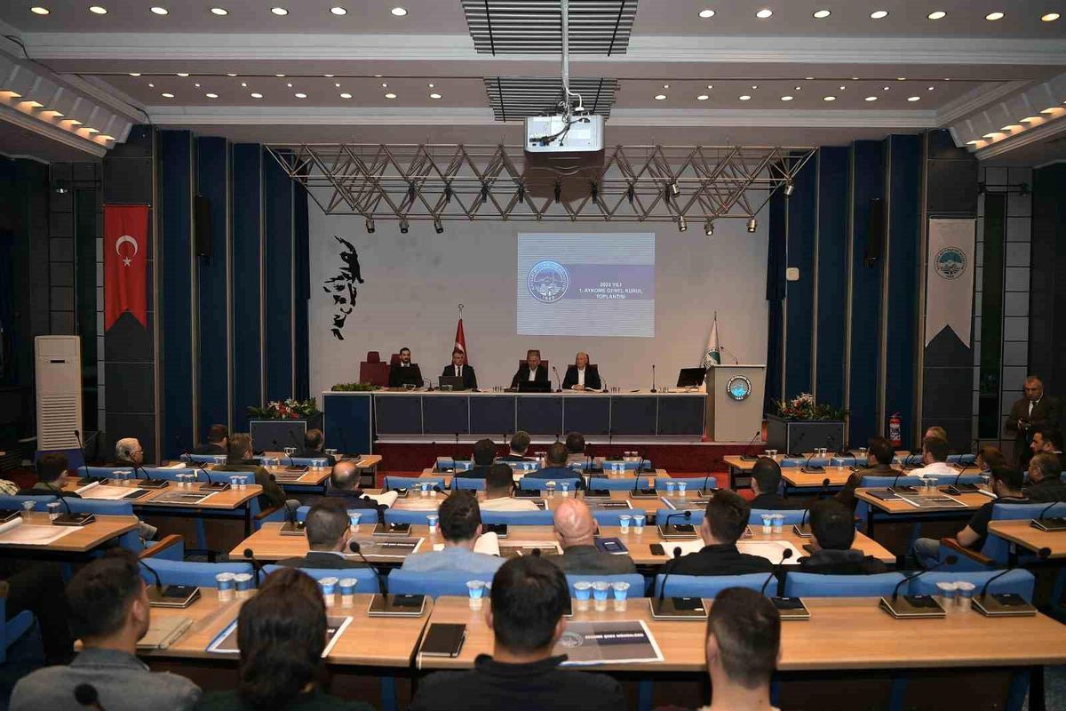 Kayseri Büyükşehir Belediye Başkanı AYKOME Toplantısına Başkanlık Etti