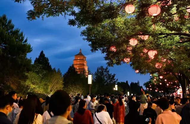 Çinliler İşçi Bayramı Tatilinde Yurtiçi Seyahat Noktalarına Yoğun İlgi Gösterdi