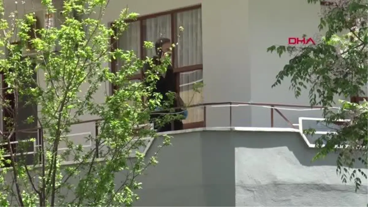 Alanya\'da bir kadın boğazından bıçaklanarak öldürüldü