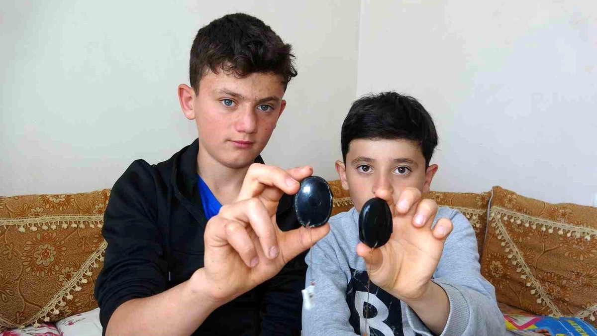 Van\'da İşitme Cihazları Bozulan Kardeşler Destek Bekliyor