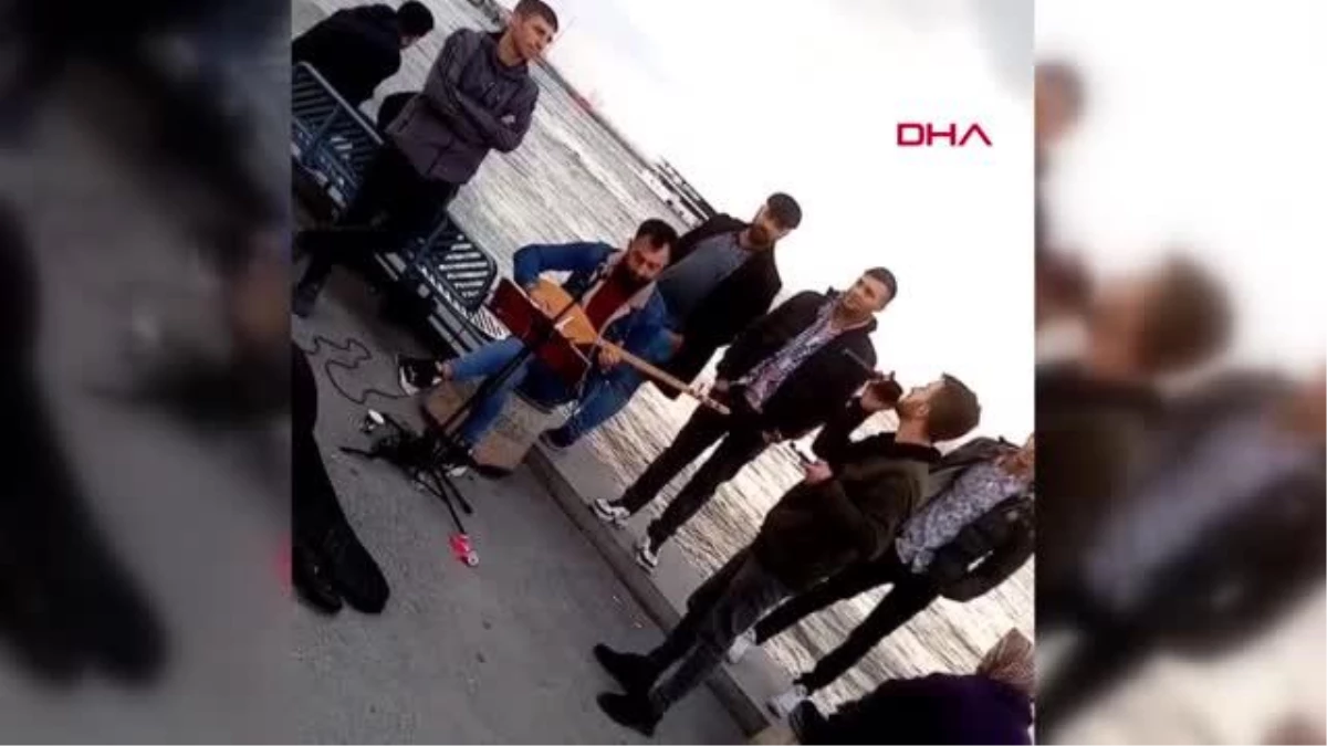 Kadıköy\'de Şarkı Söyleyen Genç Bıçaklanarak Hayatını Kaybetti