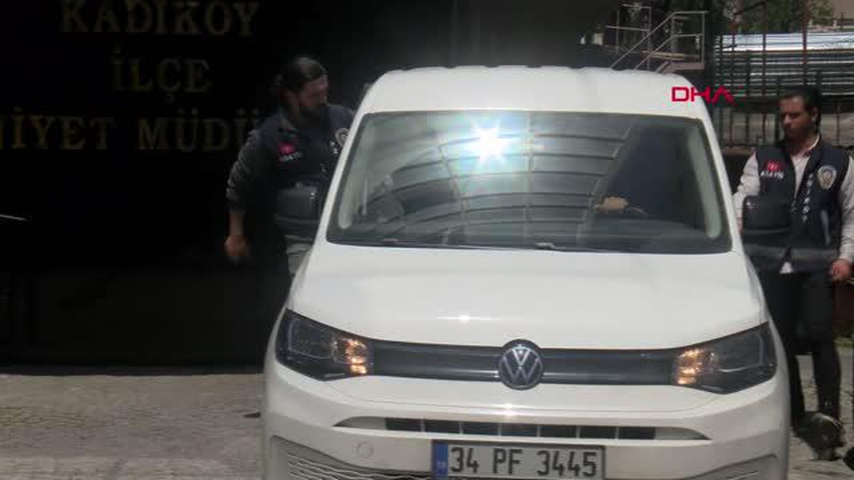 Kadıköy\'de İstek Türkü Çalmadığı İçin Öldürülen Cihan Aymaz\'ın Katili Adliyeye Sevk Edildi