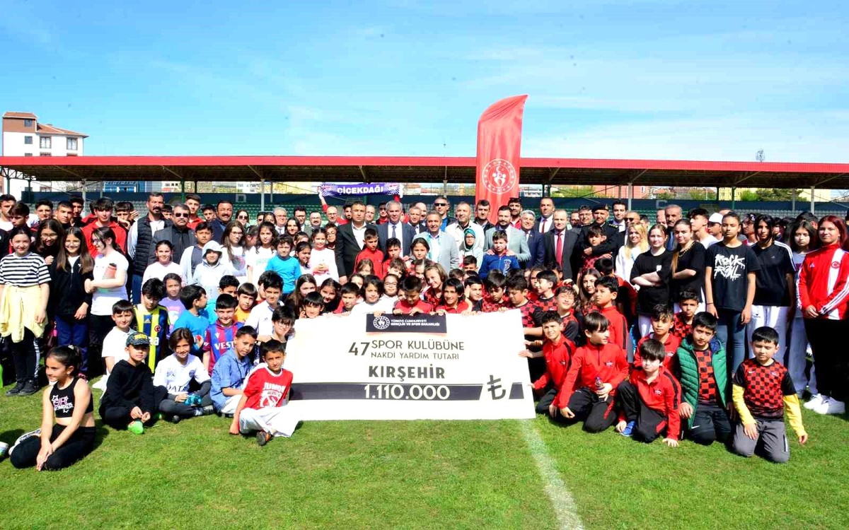 Kırşehir\'deki 47 Amatör Spor Kulübüne 1 Milyon 100 Bin TL Destek