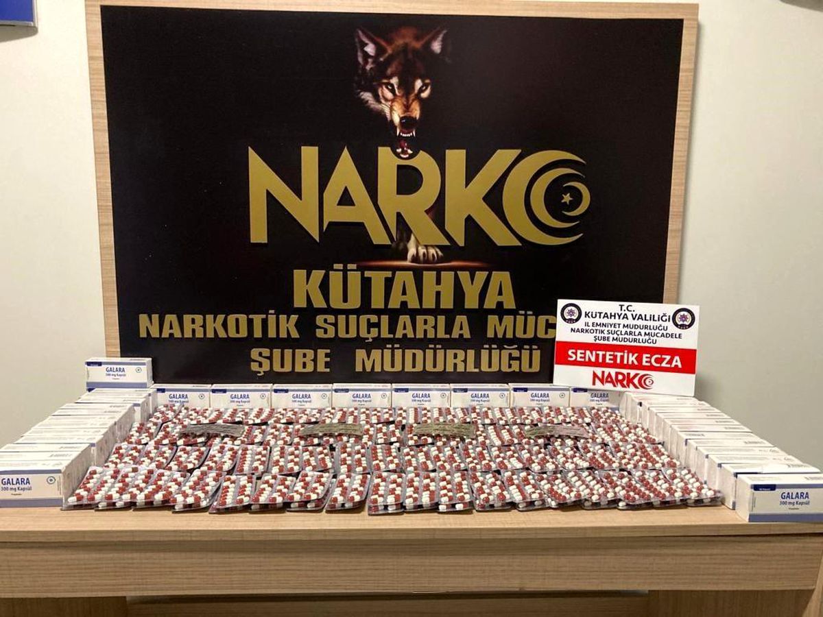 Kütahya\'da 2 Bin 128 Adet Sentetik Ecza Hap Ele Geçirildi